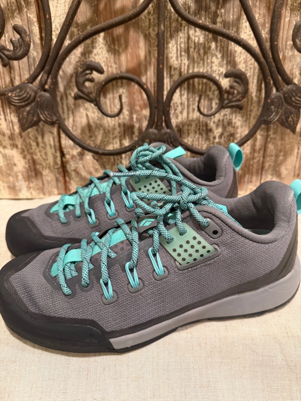 Black Diamond Technician approach shoes in the "Nickel/Minted" 7.5 sneakers